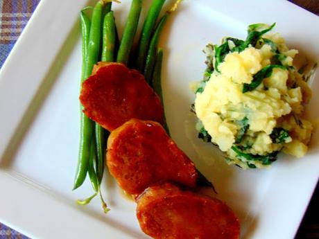 Médaillons de seitan avec purée de pommes de terre au kale et haricots verts à l'ail et au citron Médaillons de seitan avec purée de pommes de terre au kale et haricots verts à l'ail et au citron