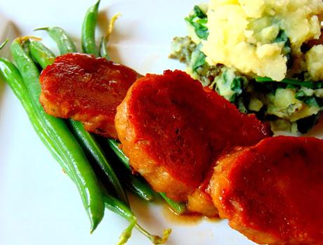 Médaillons de seitan avec purée de pommes de terre au kale et haricots verts à l'ail et au citron Médaillons de seitan avec purée de pommes de terre au kale et haricots verts à l'ail et au citron
