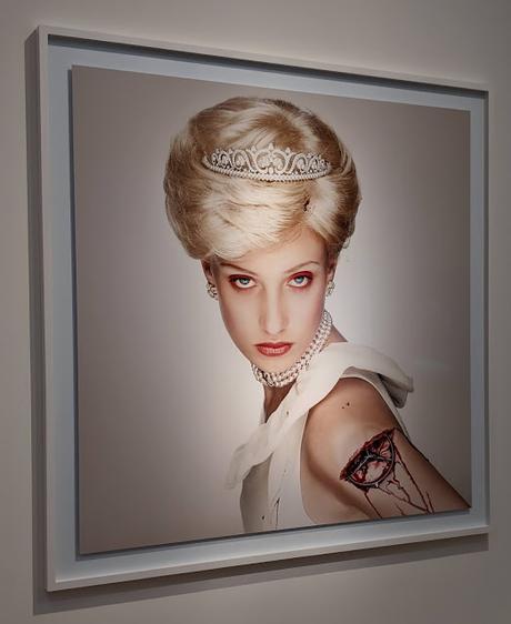 Neue Ausstellung — Nouvelle exposition — ERWIN OLAF — Hypo-Kunsthalle München