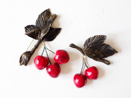 Broche de cerises n°2 - Delphine R2M pour La Fille du Consul Précieuses cerises - Broche de cerises n°2 et n°3 - Delphine R2M pour La Fille du Consul