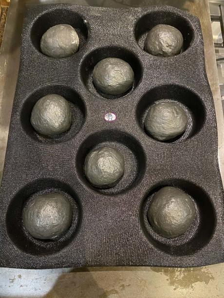 Pains hamburger maison au charbon végétal