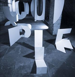 T.S.E, installation typographique Sebastian Lemm. Alle...