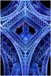 paname-2-200x300 Un touriste à la Tour Eiffel
