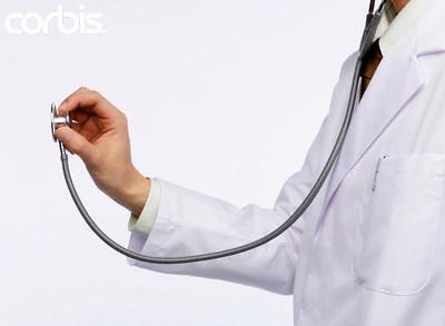 Médecin avec un stéthoscope (photo d'illustration).