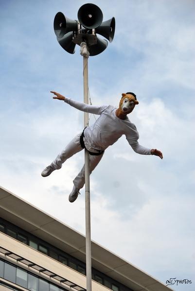 Le Mâtitube. Compagnie les Hommes penchés.