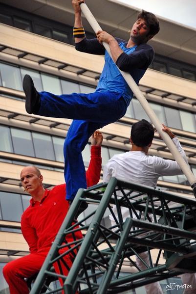 Le Mâtitube. Compagnie les Hommes penchés.