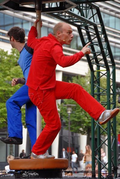 Le Mâtitube. Compagnie les Hommes penchés.