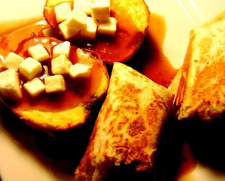 Poutine de pomme de terre au four avec wrap dog