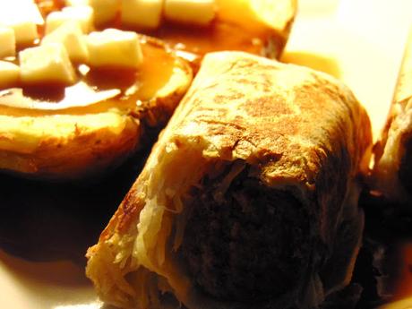 Poutine de pomme de terre au four avec wrap dog