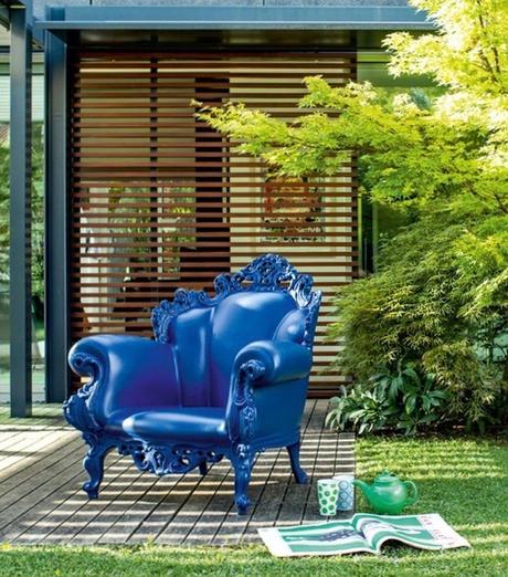 terrasse bois extérieur design assise bleu icône design alessandro mendini jardin - blog déco
