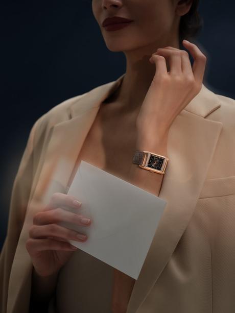 Jaeger-LeCoultre présente la Reverso Duetto Medium