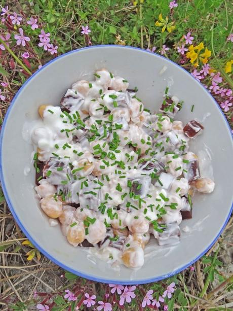 Salade pois chiche betterave et sauce féta