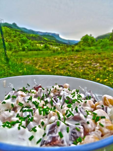 Salade pois chiche betterave et sauce féta