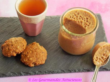 Crème Vegan à la rhubarbe et au Roobios