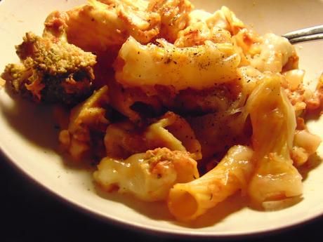 Rigatoni aux épices à chorizo dans une sauce crémeuse aux tomates