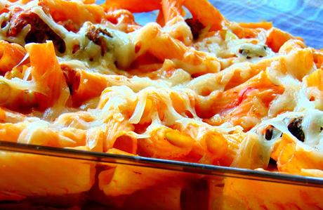 Rigatoni aux épices à chorizo dans une sauce crémeuse aux tomates