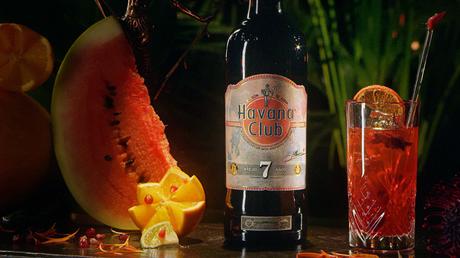 Stephane Ashpool réinterprète la bouteille Havana Club 7 ans