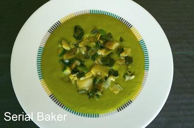 Soupe aux oignons verts et courgettes (version sans lait d'après Ottolenghi)