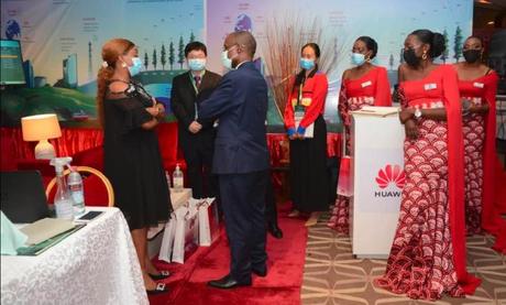20ème anniversaire de la téléphonie mobile au Cameroun : l’entreprise Huawei est le Partenaire GOLD