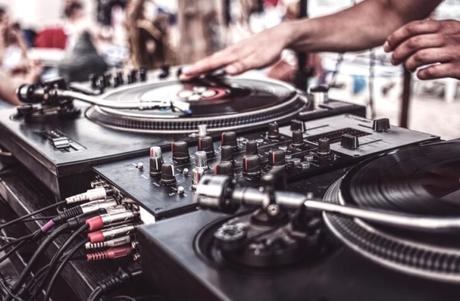 Comment choisir un musicien ou un DJ dans la région de Toulouse ?