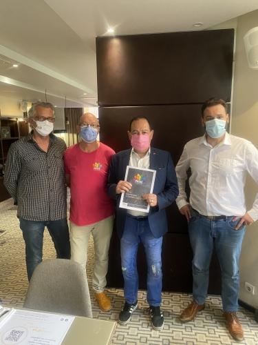 Merci à la Pride Toulouse pour cette rencontre militante OZF2ap0ySCSAChXRbXHNUQ.jpg