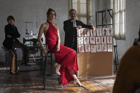 HALSTON : Elsa Peretti’s red gown in episode 1