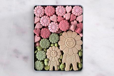 Takashi Murakami imagine une nouvelle boîte de biscuits