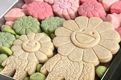 Takashi Murakami imagine une nouvelle boîte de biscuits