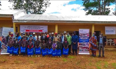 Soutien à l’éducation des jeunes : les collaborateurs de Bolloré réhabilitent l’école publique de Koussam