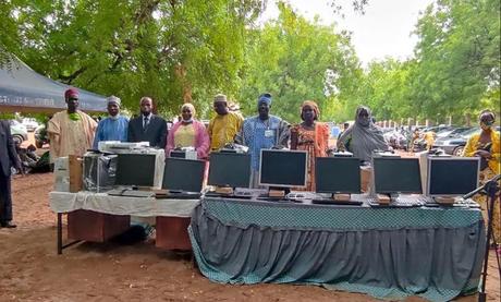 Opération vive l’école dans le Mayo Danay : Mounouna Foutsou offre 3300 actes de naissance aux écoliers indigents