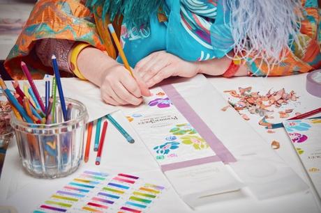 La designer Bethan Laura Wood s’associe à la Maison Perrier-Jouët La designer Bethan Laura Wood s’associe à la Maison Perrier-Jouët