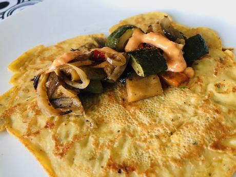 Crêpes  à la farine de pois chiche, farcies aux légumes