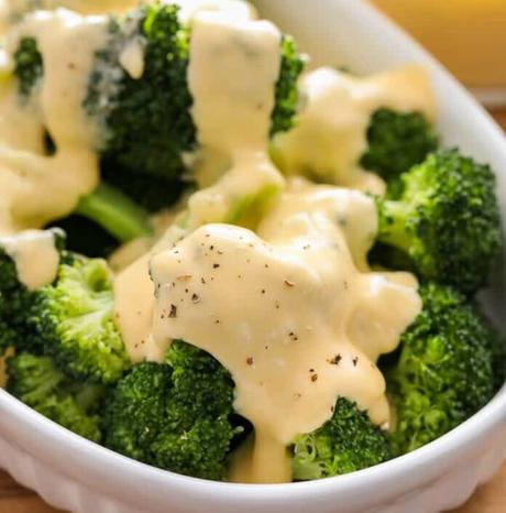 Brocoli à la sauce au fromage