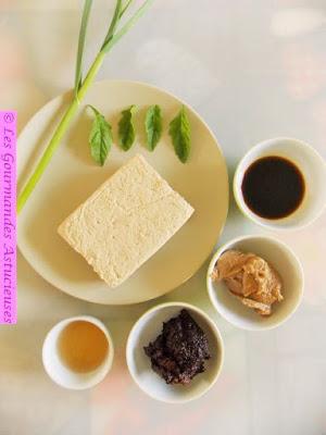 Tofu mariné à l'asiatique sur lit de verdure (Vegan)