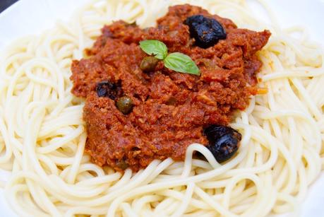 Spaghetti au thon et à la tomate à l’italienne