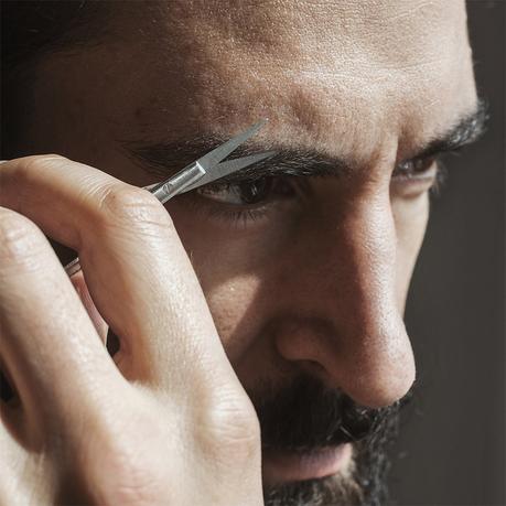 Stop aux mauvais poils avec le kit pour homme Sourcils & Barbe de L’Atelier du Sourcil !