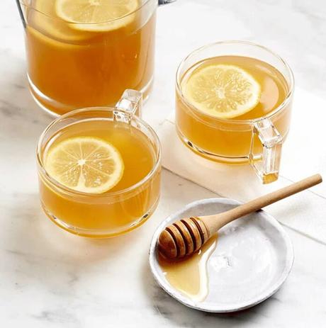 Infusion de citron et de camomille