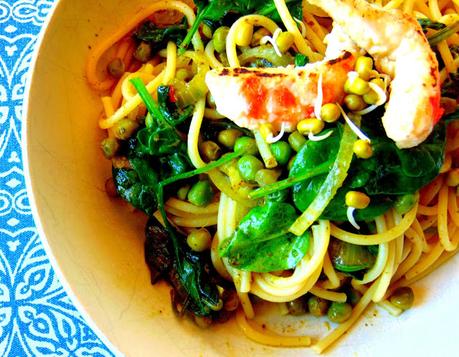 Pâtes au vert printannier; pesto, pois, épinards Pâtes au vert printannier; pesto, pois, épinards