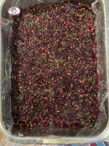 L’incroyable saumon mariné à la betterave et aux épices L’incroyable saumon mariné à la betterave et aux épices