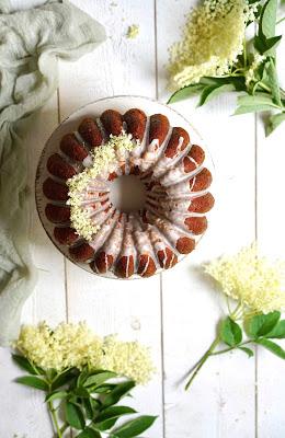 Simplissime gâteau yaourt au sirop de sureau Simplissime gâteau yaourt au sirop de sureau