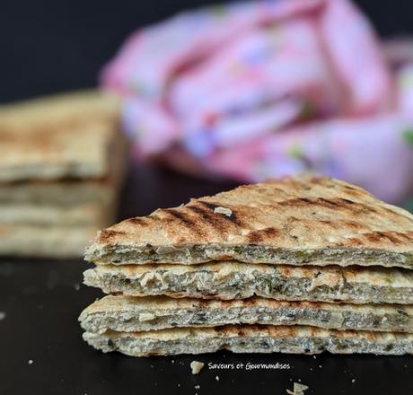 Kesra (galette) aux herbes vertes. Kesra (galette) aux herbes vertes.