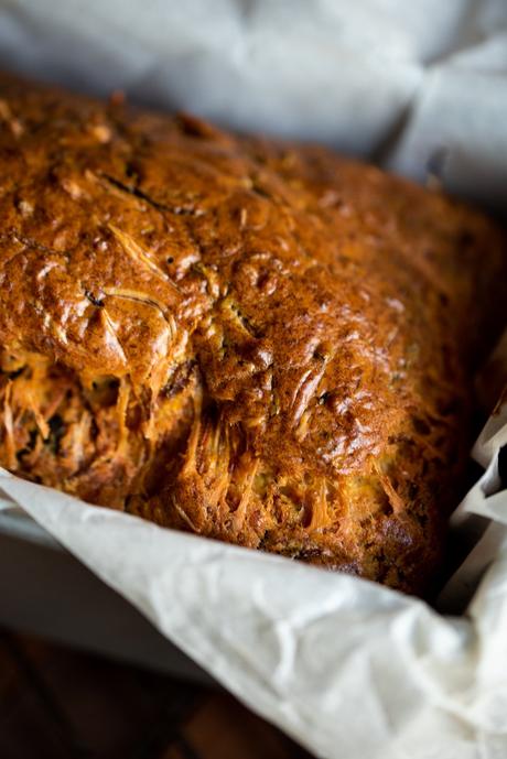 Recette cake courgette : l’allié des buffets estivaux ! surveiller cuisson couteau recette cake courgette