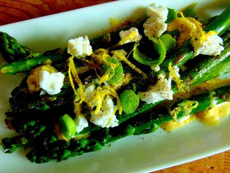 Asperges au citron feta végétal { et crevettes végétales }