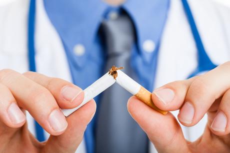 De nombreux adultes atteints de maladies cardiovasculaires connaissent les risques, mais, en dépit d’antécédents d’infarctus ou d’AVC n'arrêtent toujours pas de fumer (Visuel adobe Stock 45006575) De nombreux adultes atteints de maladies cardiovasculaires connaissent les risques, mais, en dépit d’antécédents d’infarctus ou d’AVC n'arrêtent toujours pas de fumer (Visuel adobe Stock 45006575)