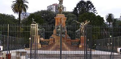 Le monument à San Martín en cours de restauration après plusieurs actes de vandalisme [Actu]