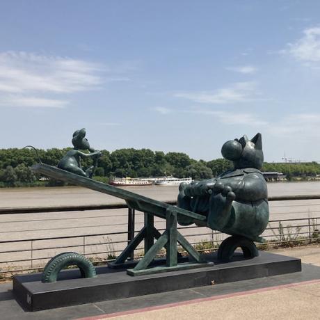 Vingt chats sur les quais pour fêter le vin