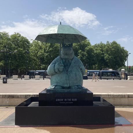 Vingt chats sur les quais pour fêter le vin