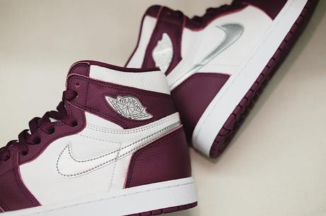 La Air Jordan 1 High arrive dans le coloris “Bordeaux”