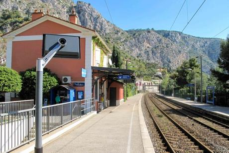 La gare d'Eze-sur-Mer. Photo: Tangopaso (Public Domain)