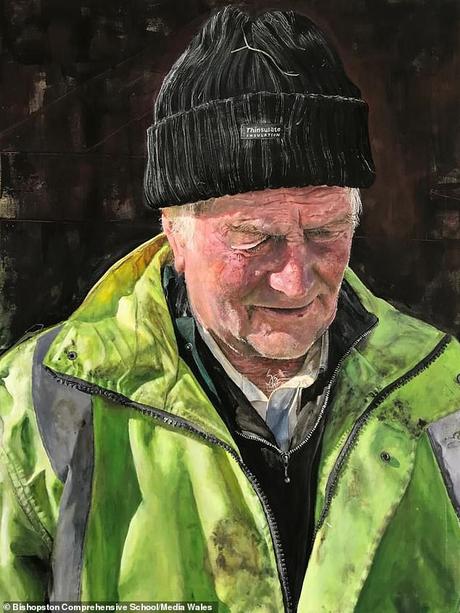 Sa peinture (ci-dessus), intitulée John Tucker, est basée sur une photographie d'un agriculteur qui habite à côté et qui a pris environ 20 heures à terminer sur une période de trois semaines.